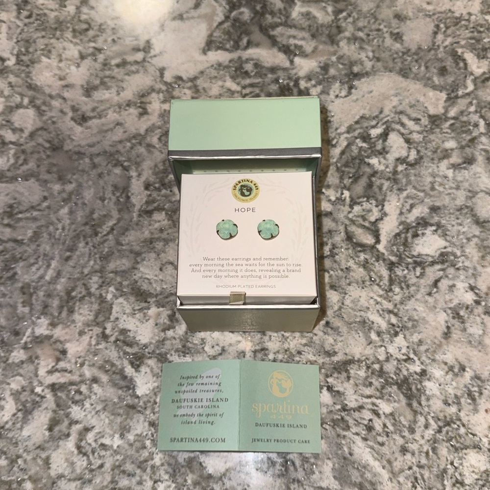 Sorrelli Earrings in Green Gift Box